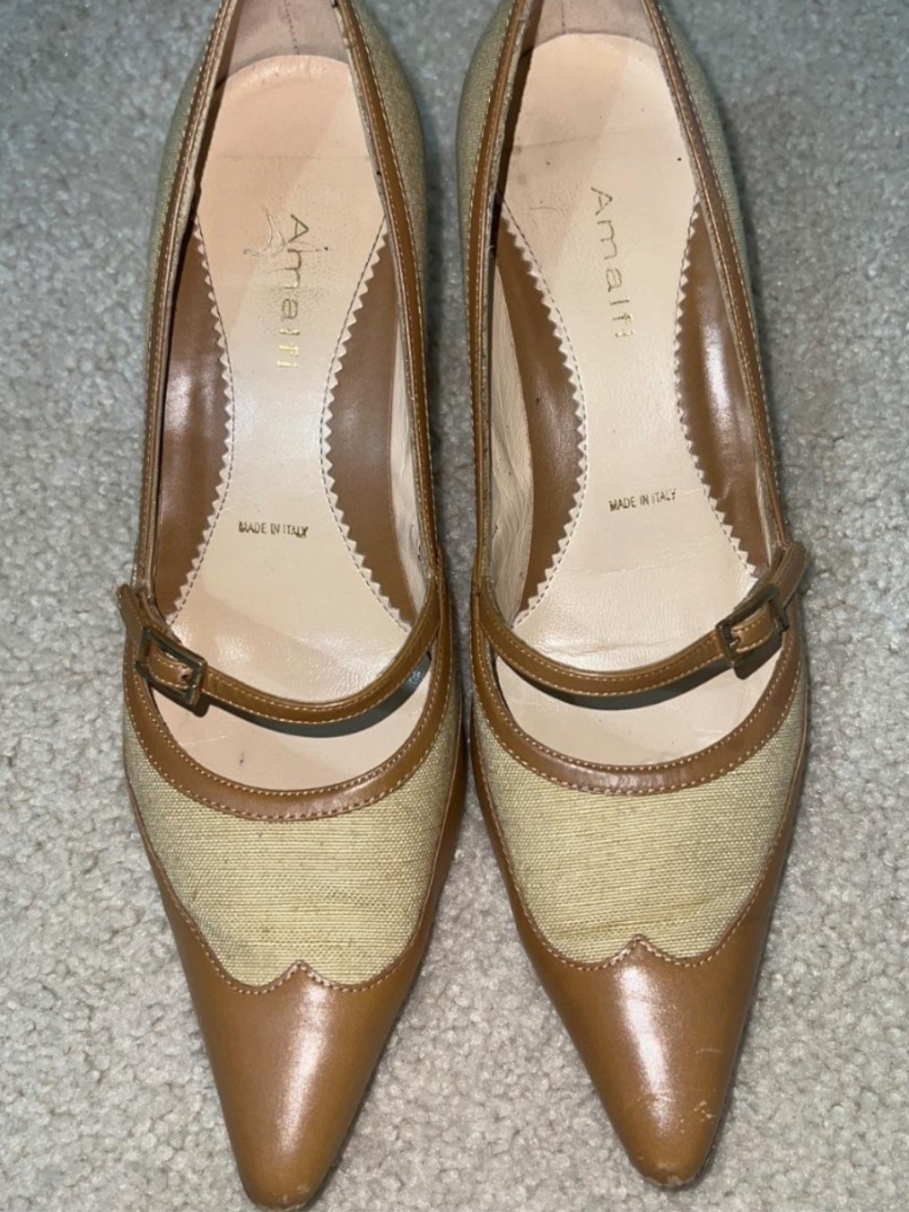 Amalfi Kitten Heel Pointed Toe Pumps in Beige and Tan Leather Size 8M